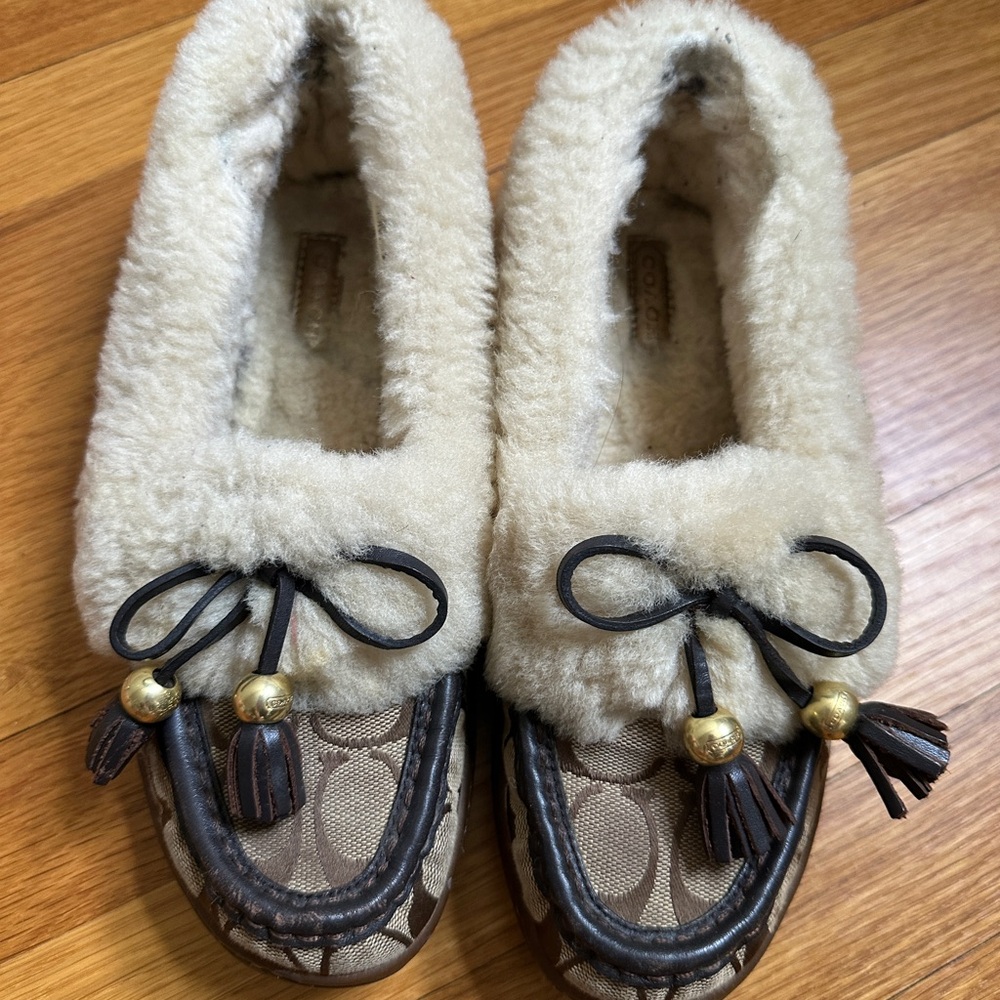 Women's Cozy Shearling Moccasins